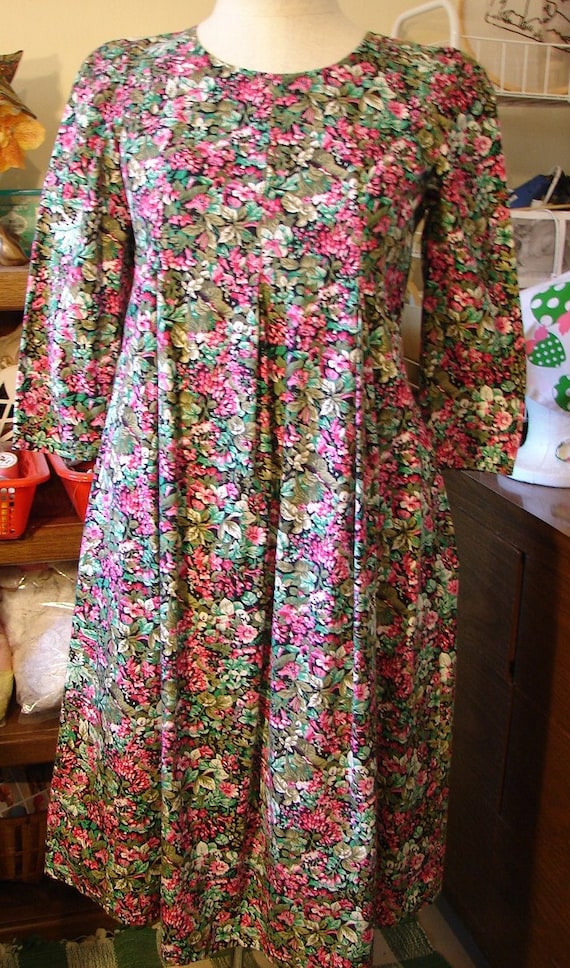 Items similar to Prairie Dress Country Dress Small Flowers Little House ...