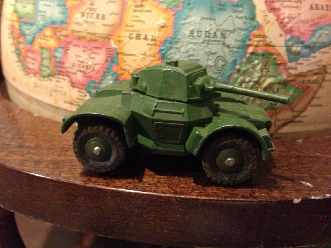 dinky toys armoured car 670