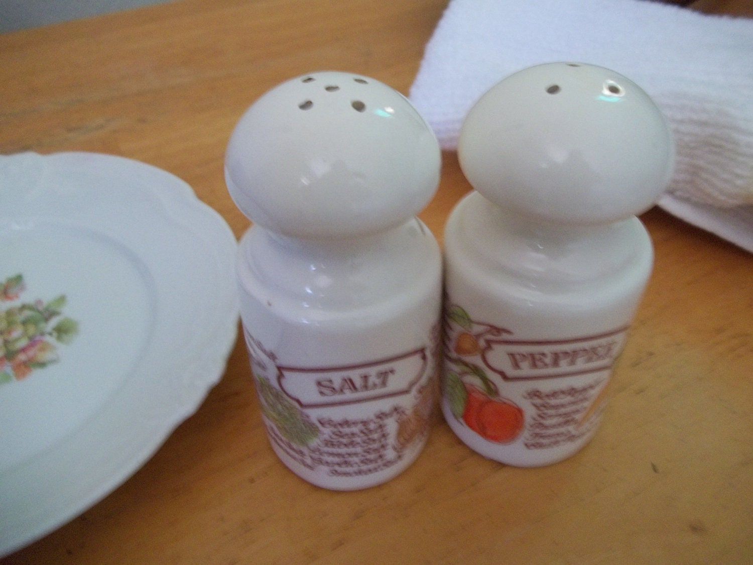 Avon Salt and Pepper Shakers bright cheerful solid Avon 1980