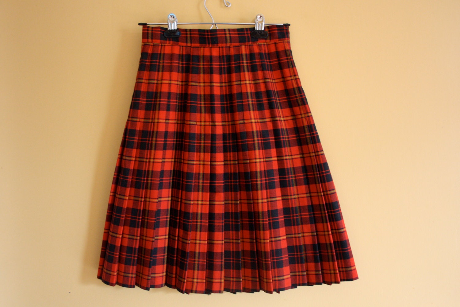 Vintage red plaid skirt pleated tartan skirt / Girl Teen