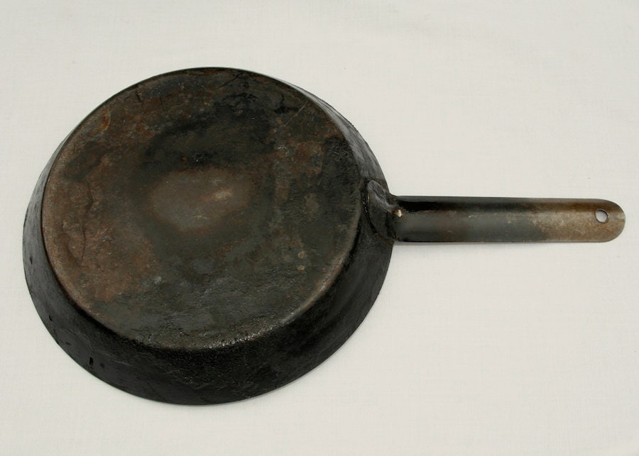 Two Vintage Metal Frying Pans 6 Cold Handle 49 Skillet