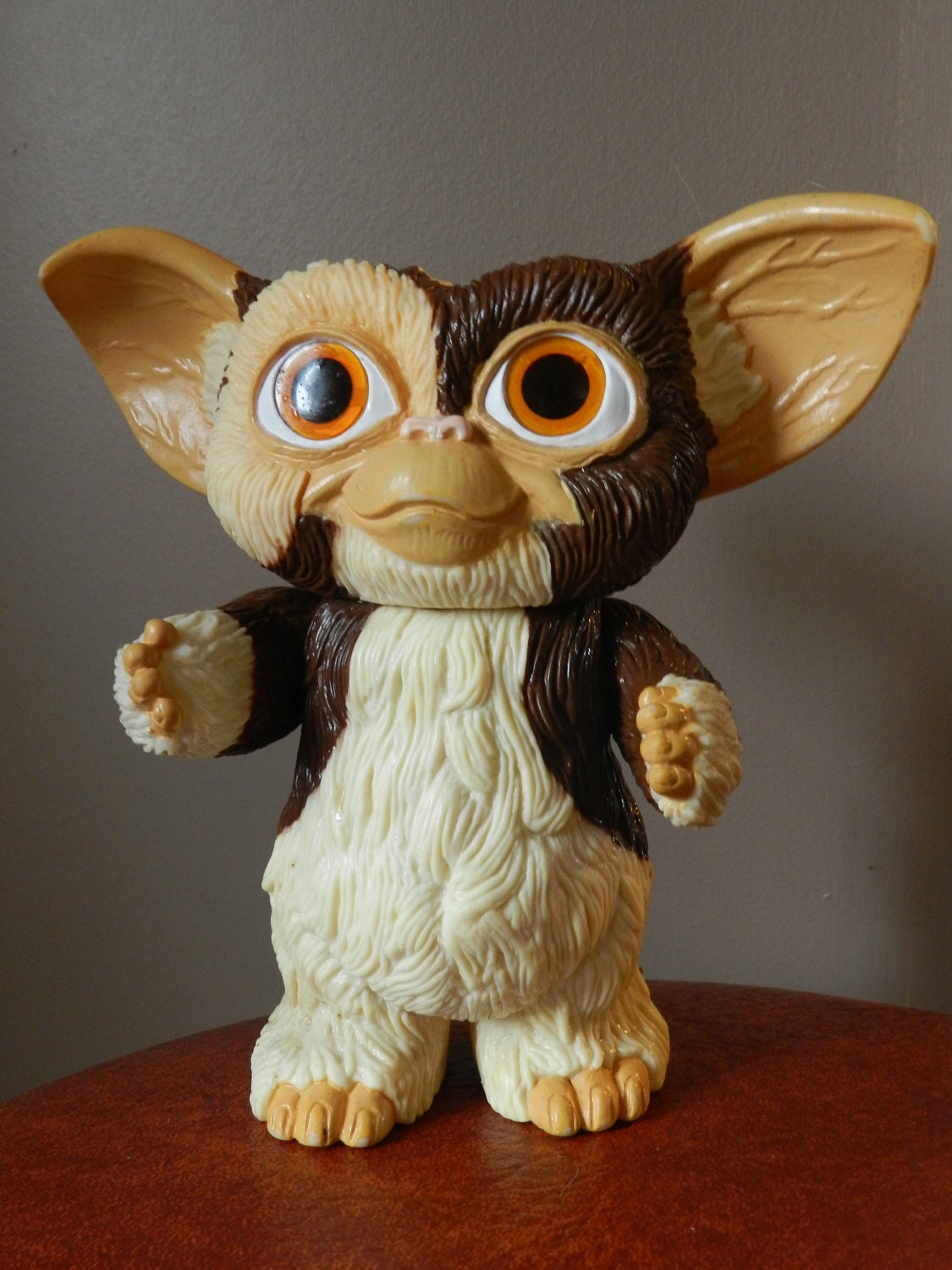 gizmo predator doll