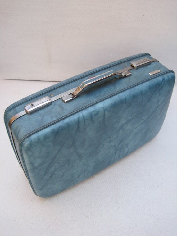 American Tourister Hard Shell Luggage Suitcase w by SmartSquirrel