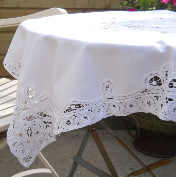 vintage white embroidered tablecloth Battenberg by MinoucBrocante