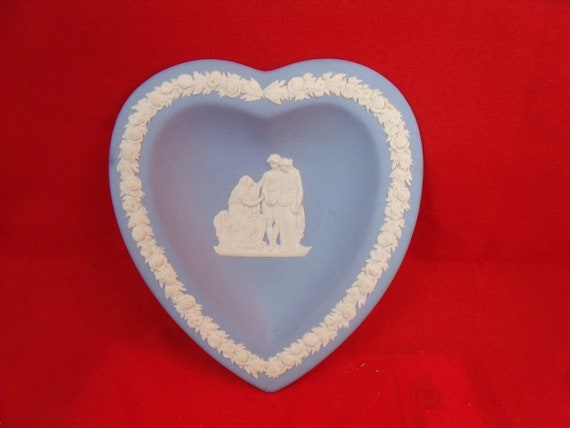 Vintage Wedgwood Pottery Heart shaped dish by TheKeyHoleVintage