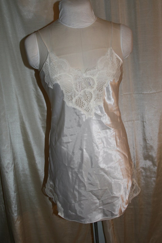 Vintage Off White Short Negligee by Vintage1ofaKindFinds on Etsy