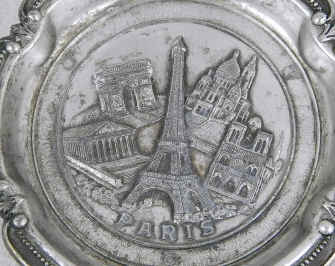 Vintage Metal Souvenir Trinket Dish / Ash Tray From Paris, Eiffel Tower, Sacré Coeur, Notre Dame,L'Opera, L'Arc de Triomph /Parisian Decor Vintage Metal Souvenir Trinket Dish / Ash Tray From Paris, Eiffel Tower, Sacré Coeur, Notre Dame,L'Opera, L'Arc de Triomph /Parisian Decor