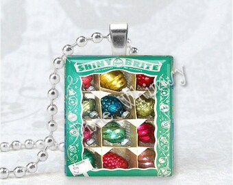 CHRISTMAS ORNAMENTS, Vintage Christmas Ornaments, Vintage Christmas, Christmas Jewelry, Scrabble Tile Art Pendant Charm