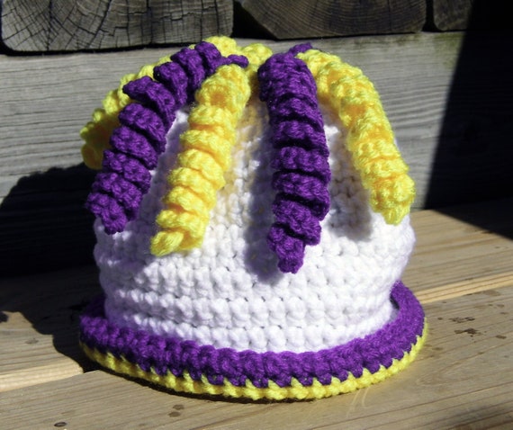 Items similar to Minnesota Vikings Spirit hat with curlies ...