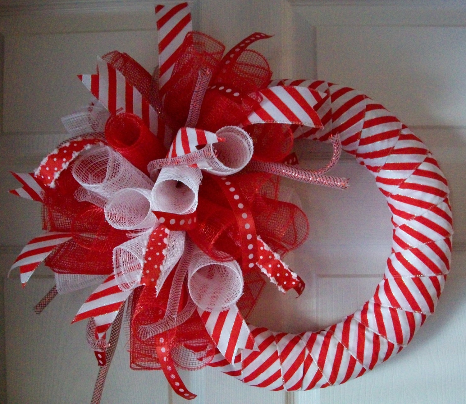 Candy Cane..Spiral..Deco Mesh Wreath.