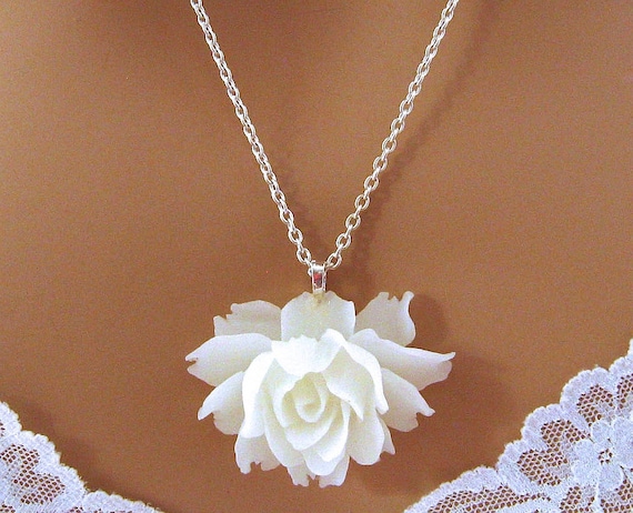 White Rose Necklace White Flower Necklace By Mwhitejewelry On Etsy White Rose Necklace White Flower Necklace By Mwhitejewelry On Etsy