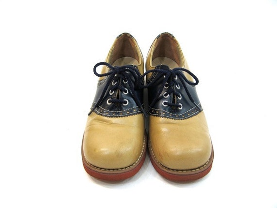 vintage women's Stride Rite saddle shoes / blue and tan