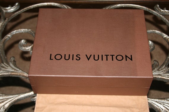 Louis Vuitton Gift box with tissue