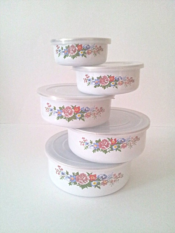 Vintage Nesting Enamel Metal Mixing Bowls with Lids