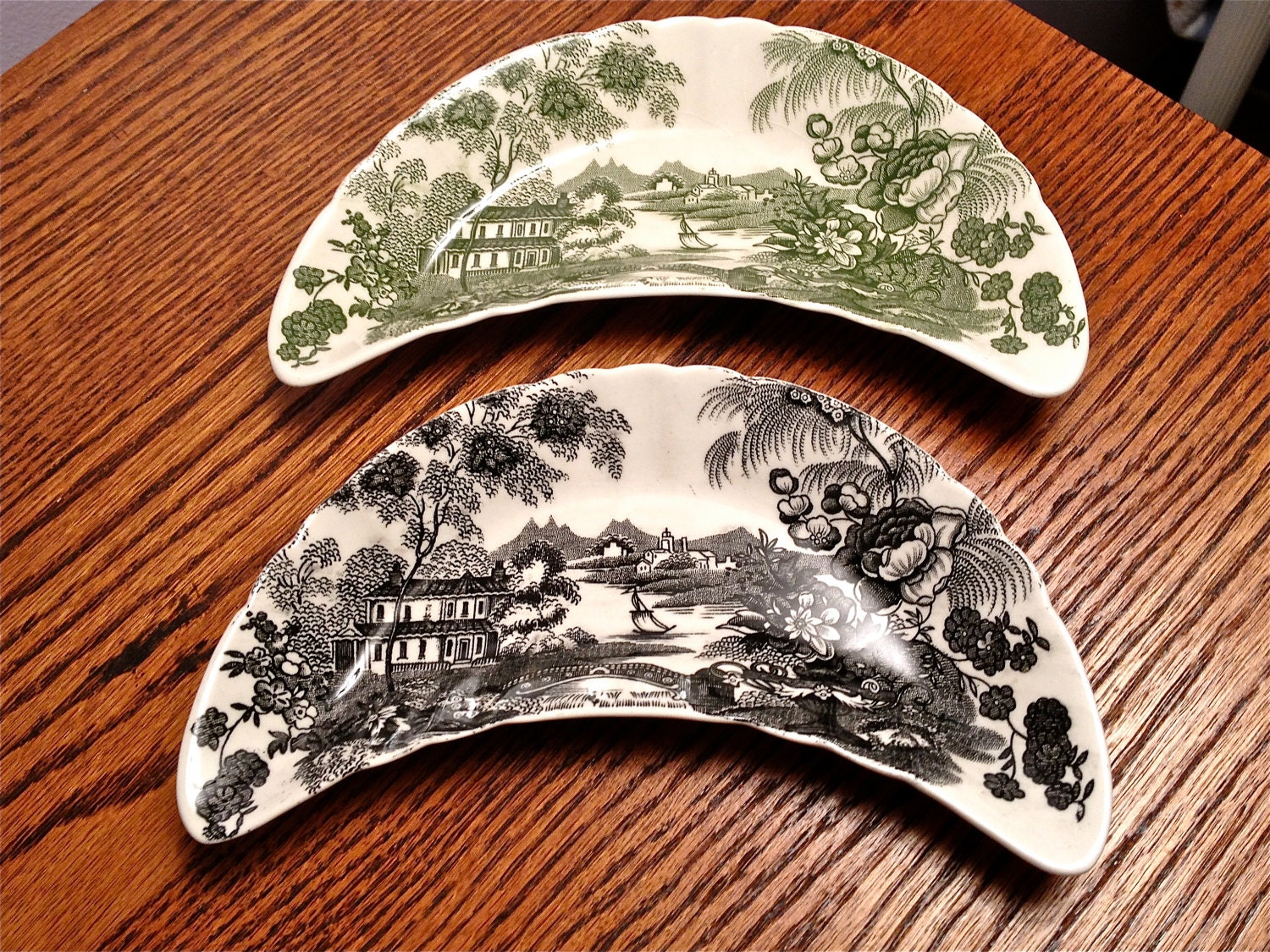 2 Vintage Fish Bone Plates Royal by SchmitysVintageBooty on Etsy