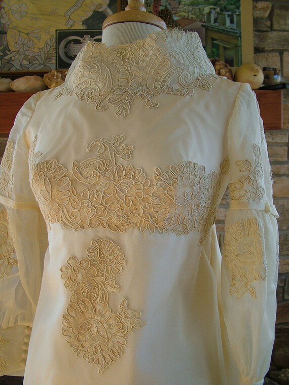 Wedding dress 1960s vintage sheath alencon lace wateau train