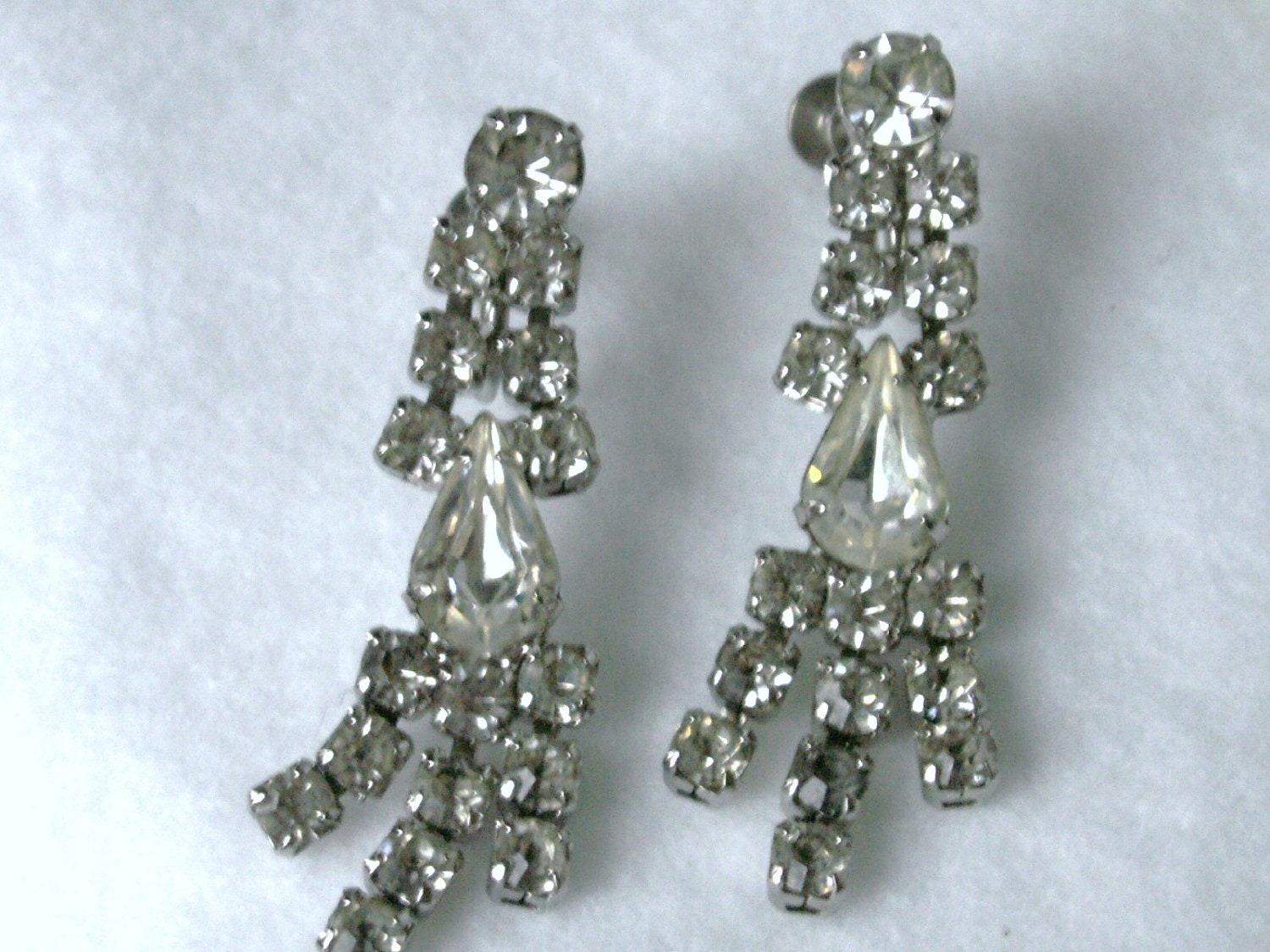 Vintage Clear Rhinestone Fancy Dangle Screw Back Earrings 5359