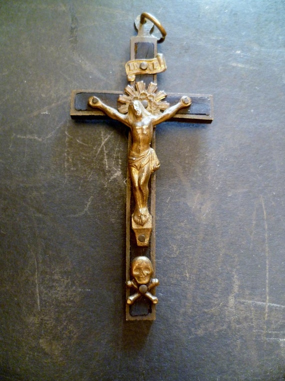 Gothic Crucifix Cross Victorian Pendant With Skull and