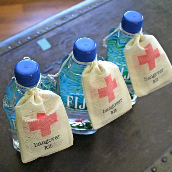 DIY Hangover Kit first aid for wedding guests. Wedding favor