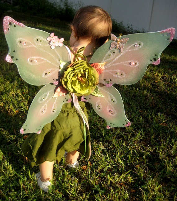 Items similar to Little Girls Custom Fairy Wings - Costume Accessory ...