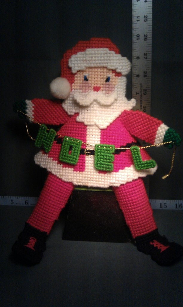 MindyMakesIt - Handmade Plastic Canvas santa Decoration with Noel and Bag of Toys