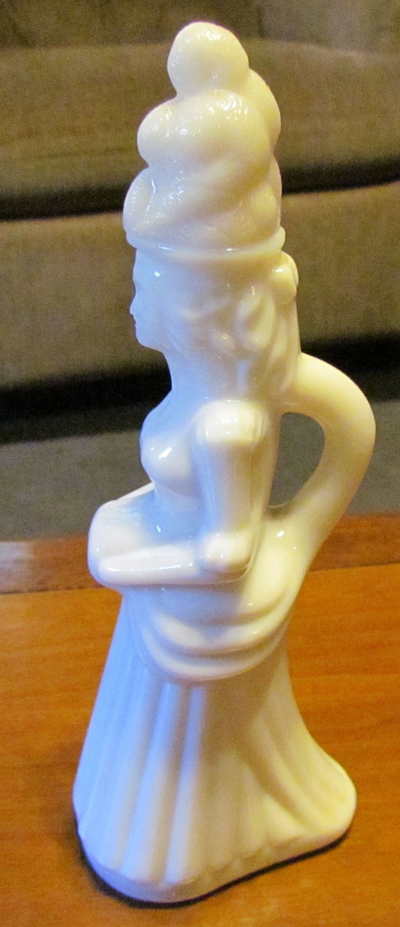 Items similar to Vintage Avon Lady Bottle / Decanter Figurine Foaming Bath Oil, It