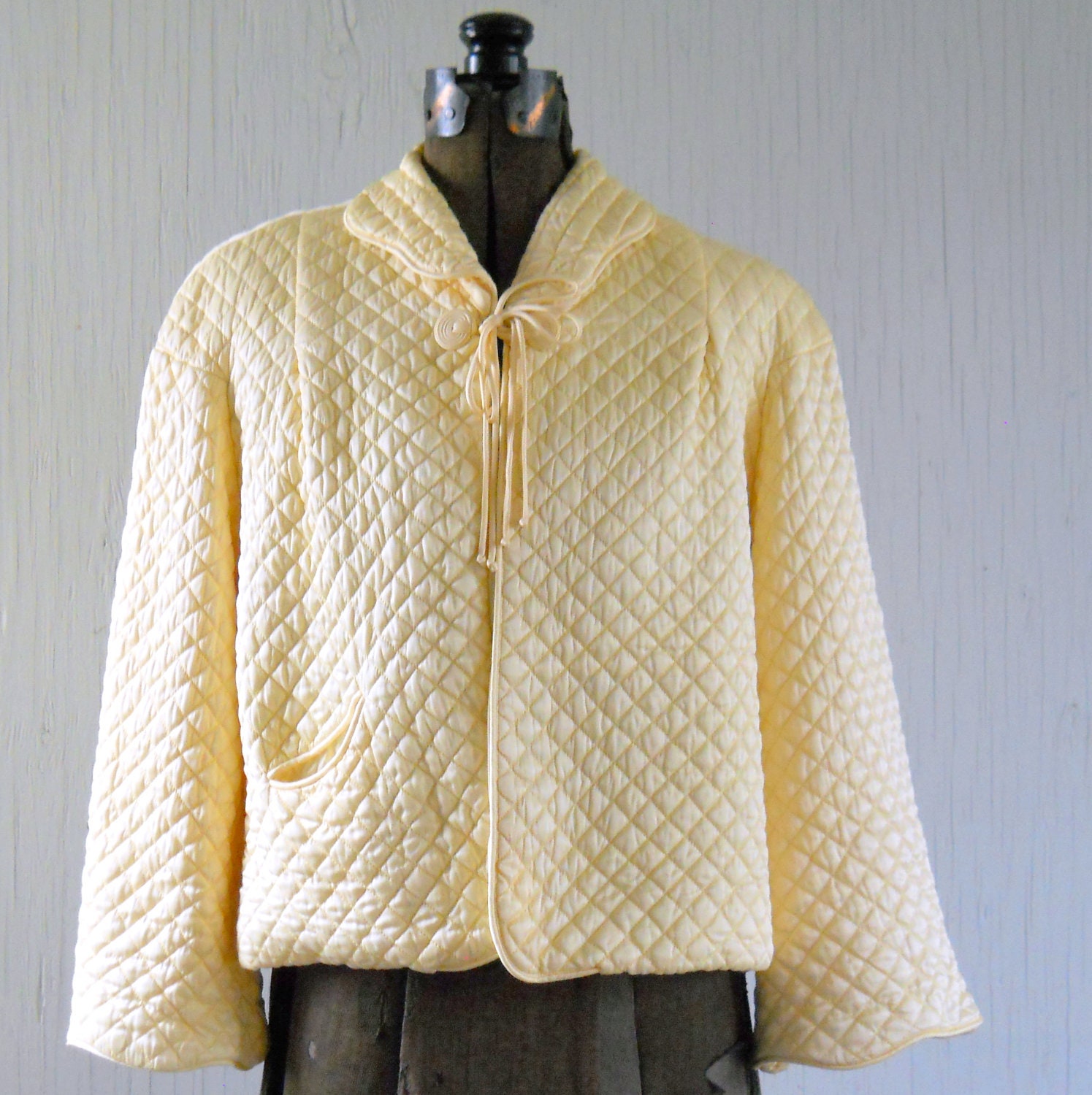 Vintage Bed Jacket Puffett Large Yellow Quilted