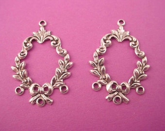 6 silver ox art nouveau Victorian floral wreath open charm triple loop chandelier 26mm