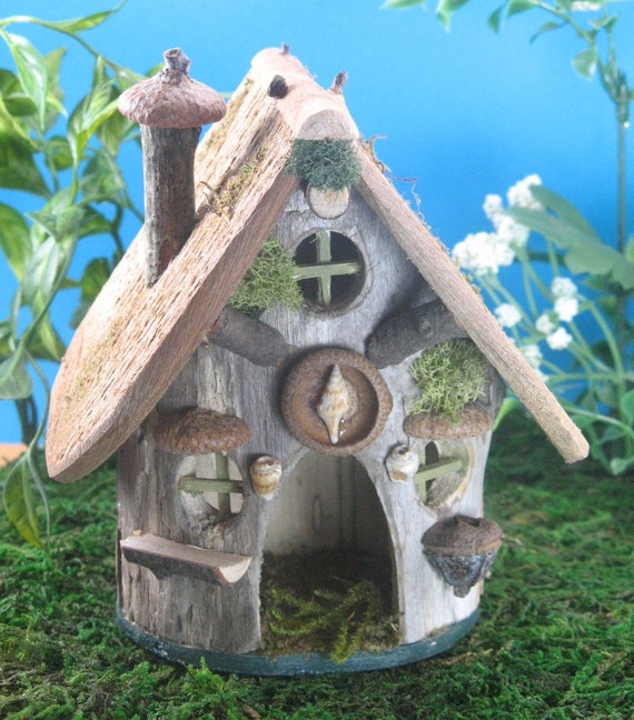 Woodlands fairy or gnome house for your miniature garden