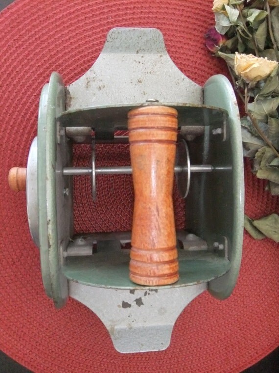 Vintage 1951 Johnson Hand Crank Card Shuffler Working