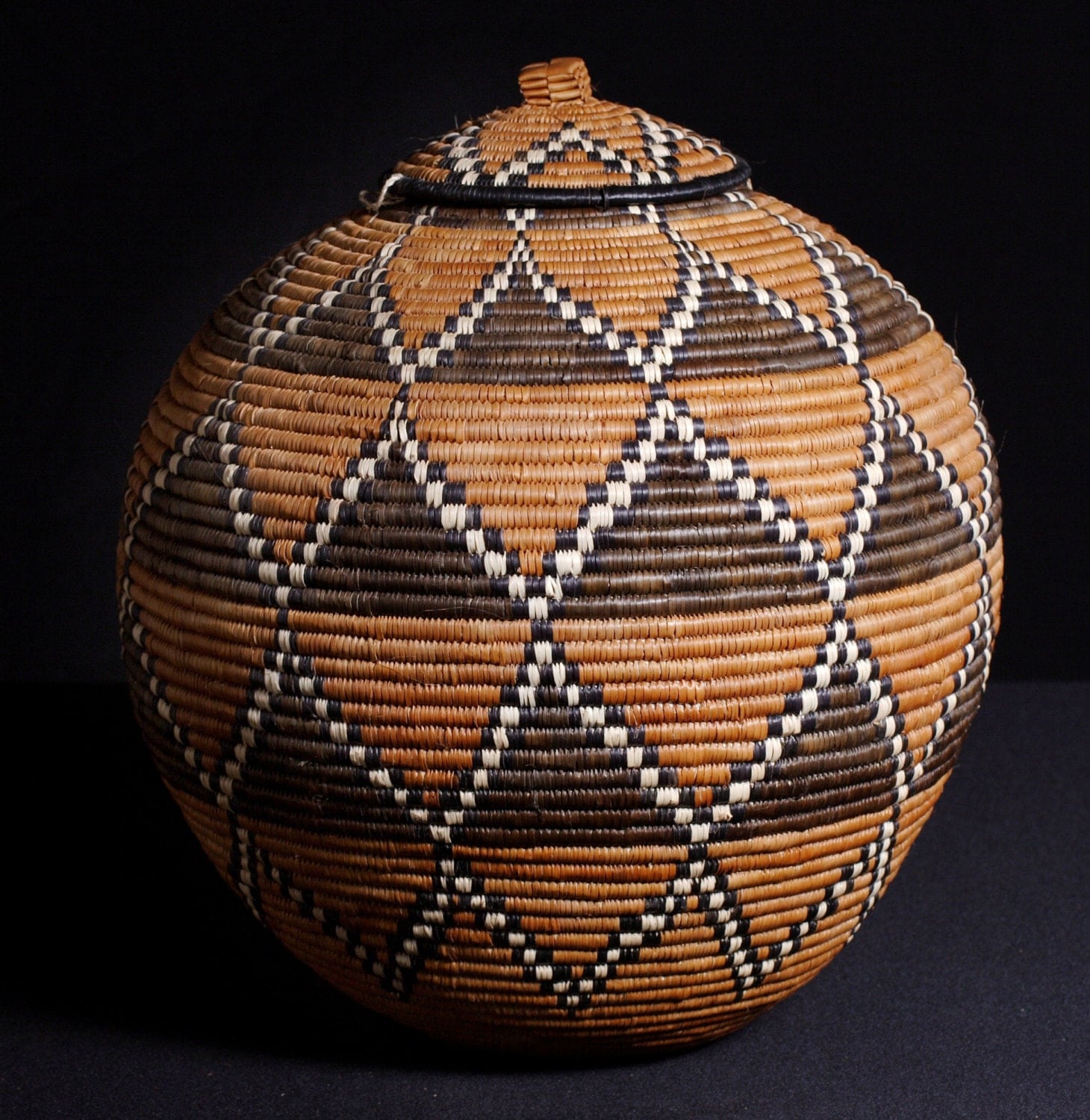 Vintage African Zulu Beer Basket Ukhamba 15 H X