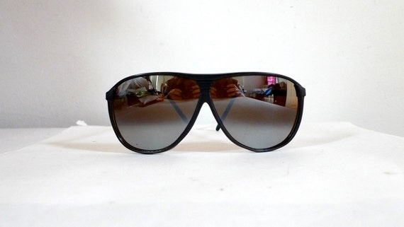 Big Mirrored Aviator Sunglasses / NON-Prescription Black