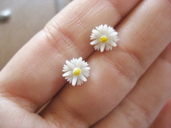 Daisy Stud Earrings Tiny Post Little White Flower Sunflower Sun Flower 7mm Ear Jewelry
