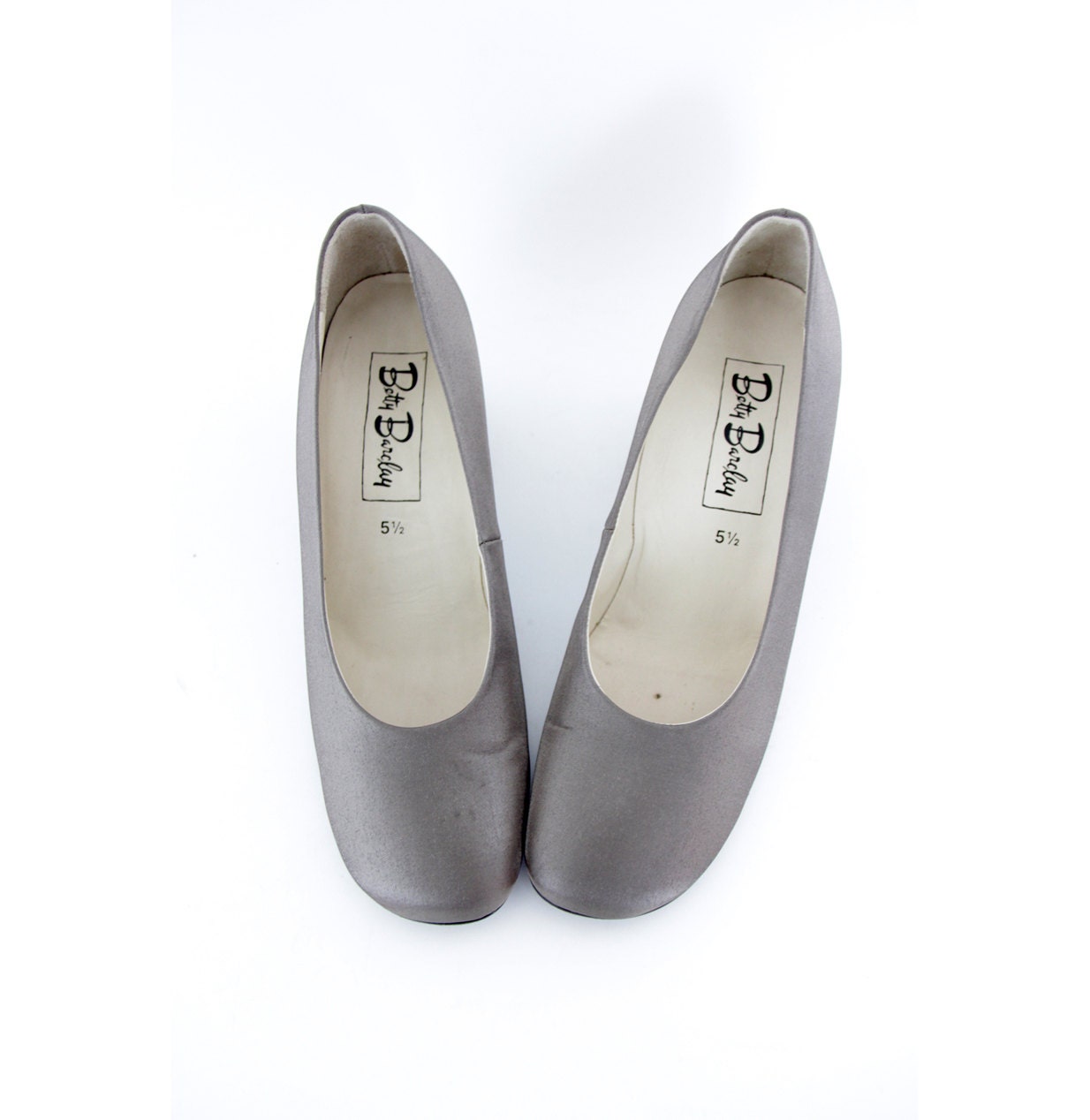 Vintage shoes / Betty Barclay silver tone canvas heels / size 38, 38.5 ...