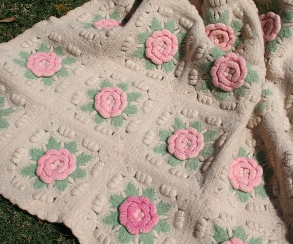 Vintage decke häkeln wolldecke mit rosa von pixiedustlinens auf etsy