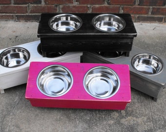 Dog bowl farmhouse style distressed 6 inch tall stand with two 1 quart bowls. No personaliztion.