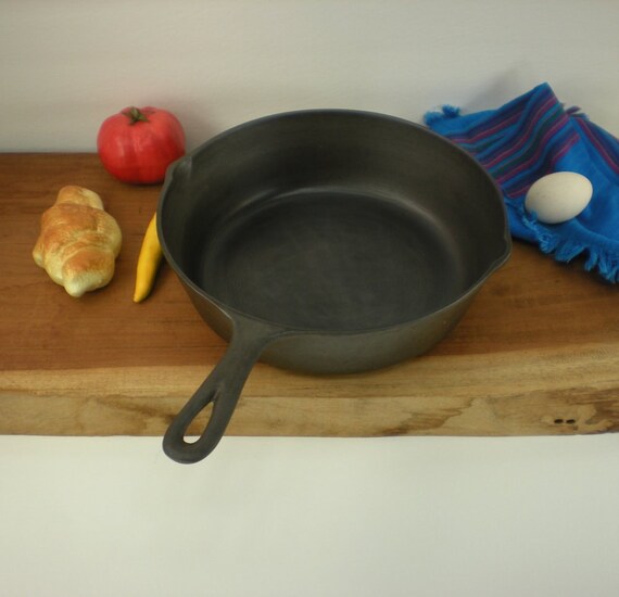 Cast Iron Chicken Fryer Deep Skillet 105/8 USA by oldetymestore