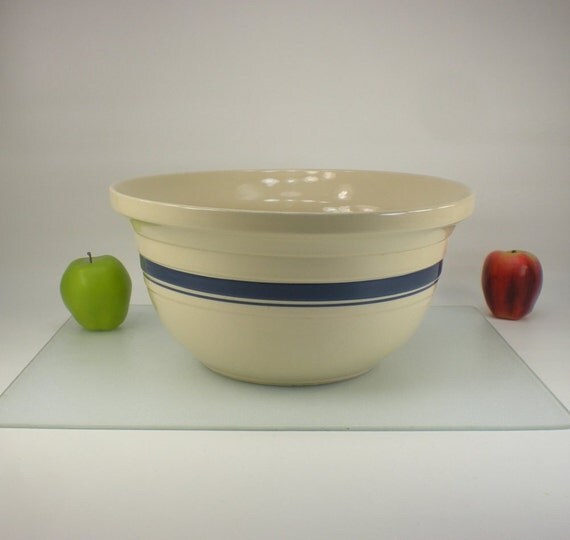 Lg. 8 QT Mixing Bowl Friendship Pottery Roseville Ohio