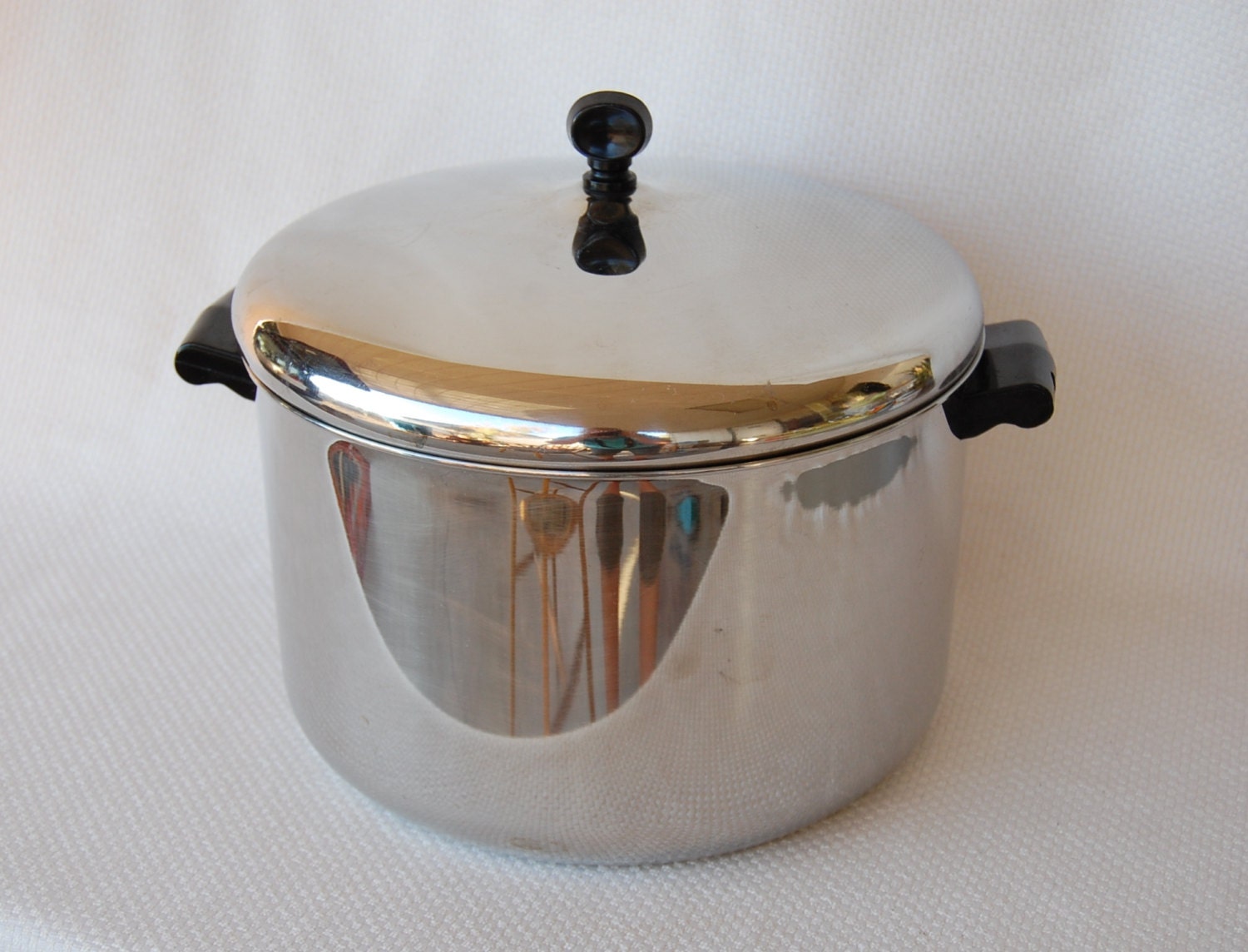 Vintage Farberware 8 Quart Covered Stock Pot by FunkyJunkyVintage