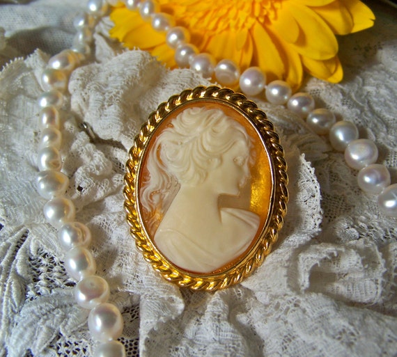 Vintage Cameo Brooch Carolee Cameo Brooch Pin by cynthiasattic