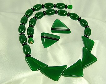 Green and Black Lucite Necklace Earrings Demi Parure (No. 884)