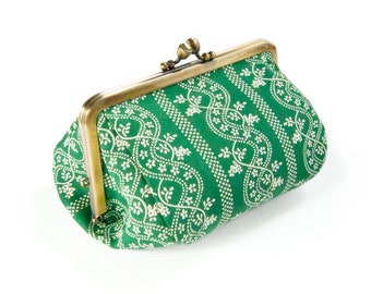 Metal frame capacious pouch // Lined Green Czech Flower