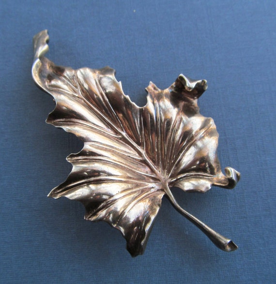 Vintage Trifari Sterling Silver Leaf Fur Clip by SarahAndJohns