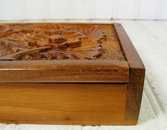 Vintage Hand Carved Cigar Size Wooden Box Lift Top