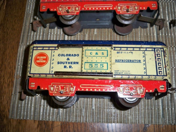 Vintage Rare Marx 1930's Train Set With Red Bottomed Cars