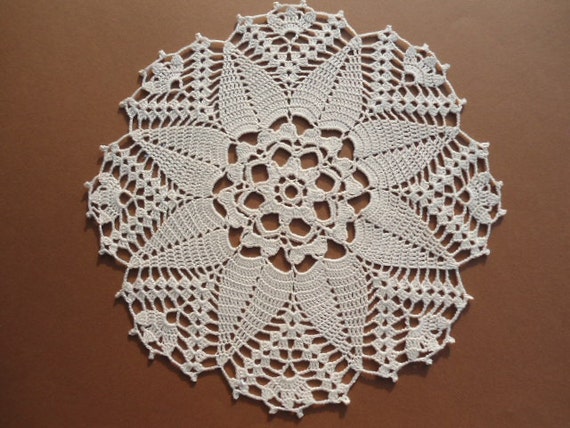 Round crochet doily / ecru / ivory /11 inches by kroshetmania