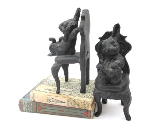 cast iron bunny bookends