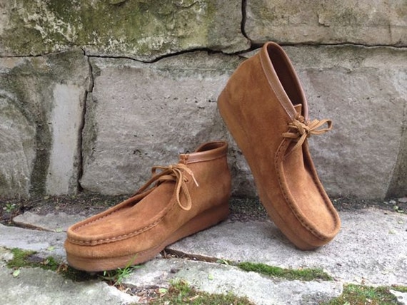 clarks wallabees tan suede