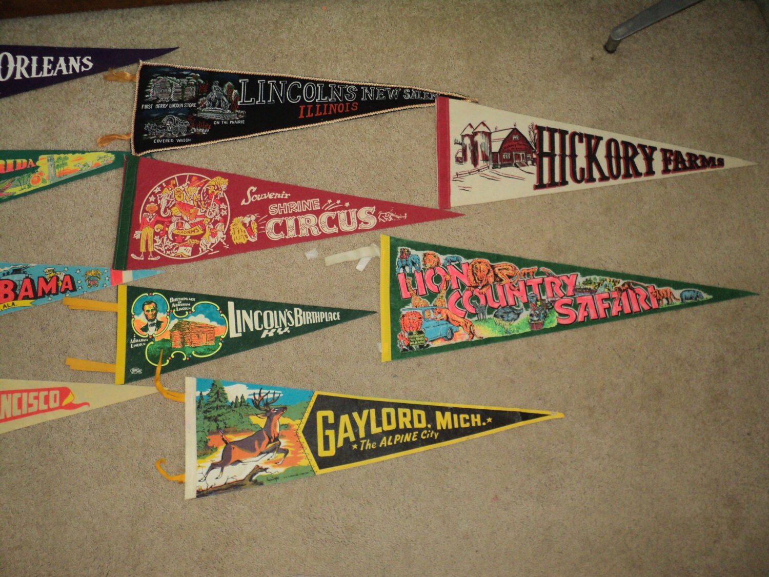 10 VINTAGE SOUVENIR PENNANTS A Collection consisting of a by RRGS