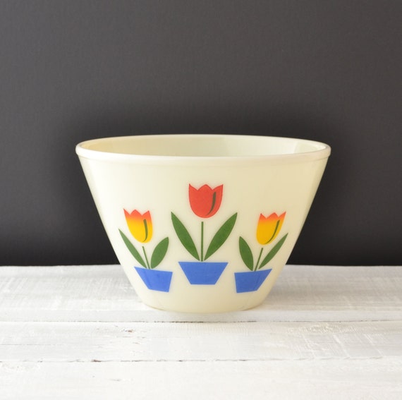 Fire King Tulip Bowl Tulips on Ivory Vintage Splash Proof